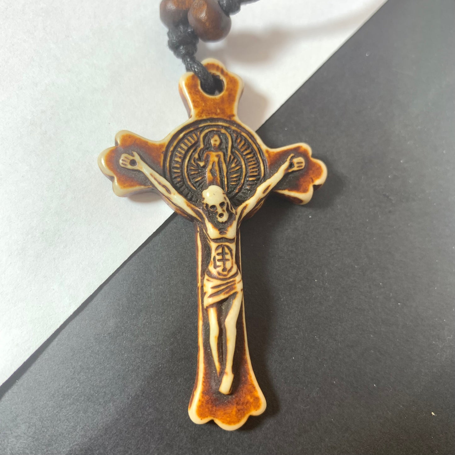 Artificial Bone Carving Jesus Christ Crucifix Cross Pendant Necklace